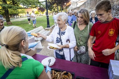 Los vecinos están pasando un fin de semana muy animado