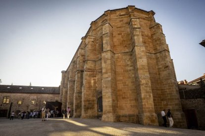 Los vecinos están pasando un fin de semana muy animado