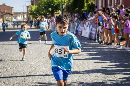 Más de medio millar de atletas de todas las edades tomaron la salida