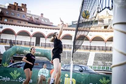 Partidos del mejor voleibol en la Plaza de toros de Soria