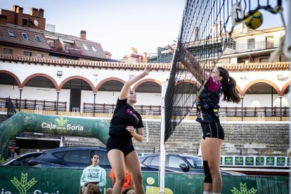Partidos del mejor voleibol en la Plaza de toros de Soria