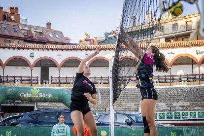 Partidos del mejor voleibol en la Plaza de toros de Soria