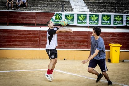 Partidos del mejor voleibol en la Plaza de toros de Soria