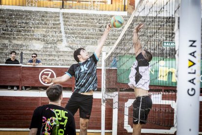 Partidos del mejor voleibol en la Plaza de toros de Soria