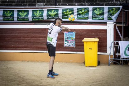 Partidos del mejor voleibol en la Plaza de toros de Soria