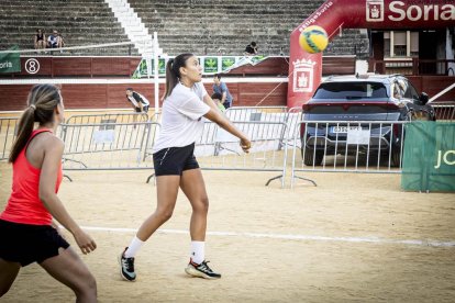 Partidos del mejor voleibol en la Plaza de toros de Soria