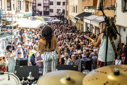 El buen ambiente se vivía en cara rincón de los conciertos del festival