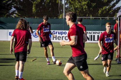 El equipo jugará en 3ª RFEF tras el ascenso de la temporada pasada
