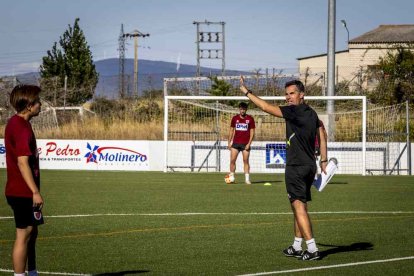 El equipo jugará en 3ª RFEF tras el ascenso de la temporada pasada