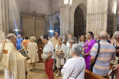 También han homenajeado a Monseñor López Llorente.