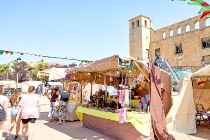 Berlanga de Duero pone el mejor marco posible al Mercado Medieval, una iniciativa que recuerda el pasado de la localidad.