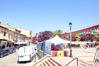 Berlanga de Duero pone el mejor marco posible al Mercado Medieval, una iniciativa que recuerda el pasado de la localidad.