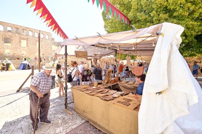 Berlanga de Duero pone el mejor marco posible al Mercado Medieval, una iniciativa que recuerda el pasado de la localidad.