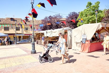 Berlanga de Duero pone el mejor marco posible al Mercado Medieval, una iniciativa que recuerda el pasado de la localidad.