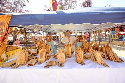 Berlanga de Duero pone el mejor marco posible al Mercado Medieval, una iniciativa que recuerda el pasado de la localidad.