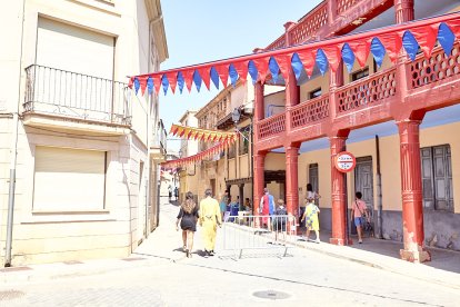 Berlanga de Duero pone el mejor marco posible al Mercado Medieval, una iniciativa que recuerda el pasado de la localidad.