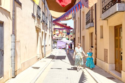 Berlanga de Duero pone el mejor marco posible al Mercado Medieval, una iniciativa que recuerda el pasado de la localidad.