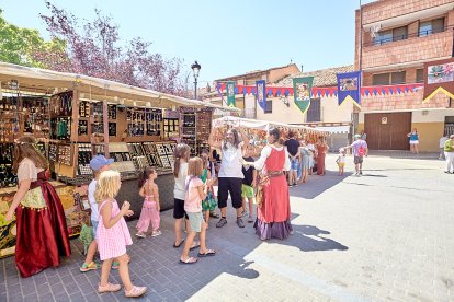 Berlanga de Duero pone el mejor marco posible al Mercado Medieval, una iniciativa que recuerda el pasado de la localidad.