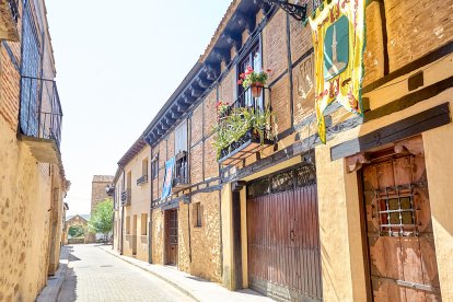 Berlanga de Duero pone el mejor marco posible al Mercado Medieval, una iniciativa que recuerda el pasado de la localidad.