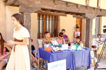 Berlanga de Duero pone el mejor marco posible al Mercado Medieval, una iniciativa que recuerda el pasado de la localidad.