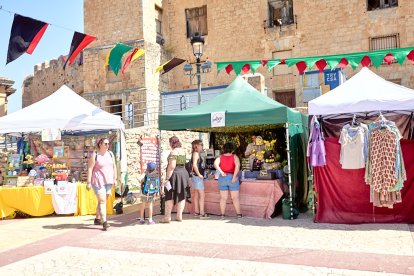 Berlanga de Duero pone el mejor marco posible al Mercado Medieval, una iniciativa que recuerda el pasado de la localidad.