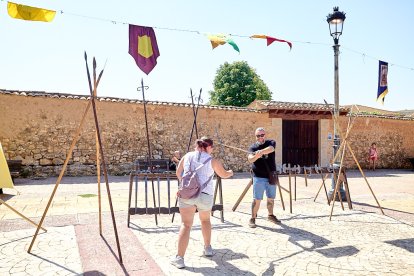 Berlanga de Duero pone el mejor marco posible al Mercado Medieval, una iniciativa que recuerda el pasado de la localidad.