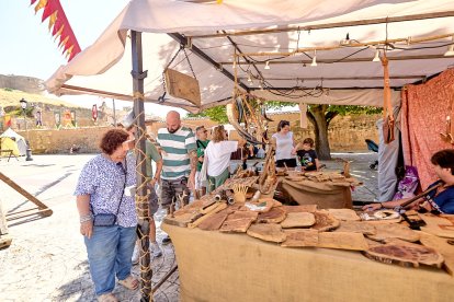 Berlanga de Duero pone el mejor marco posible al Mercado Medieval, una iniciativa que recuerda el pasado de la localidad.