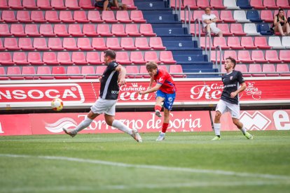Hugo Matos fue el mejor del Numancia en la presentación en Los Pajaritos.