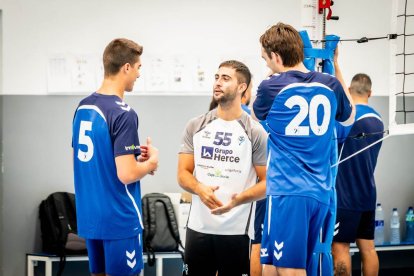 Los celestes del Grupo Herce de voley inician la campaña 25/26
