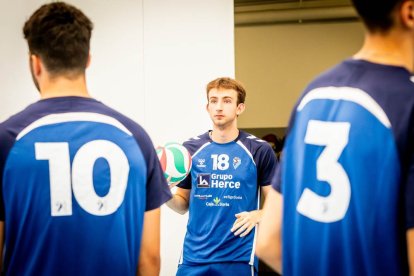 Los celestes del Grupo Herce de voley inician la campaña 25/26