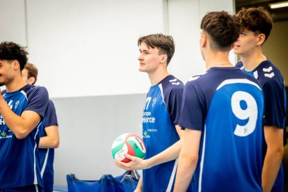Los celestes del Grupo Herce de voley inician la campaña 25/26
