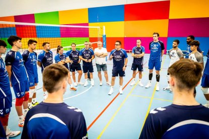 Los celestes del Grupo Herce de voley inician la campaña 25/26