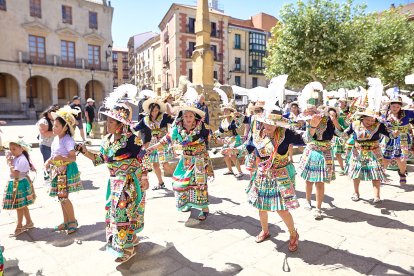 La celebración ha tenido lugar en el centro de la capital soriana, partiendo desde la plaza Mayor.