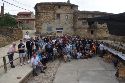 Primer encuentro de personas que se apellidan Sarnago en Sarnago.