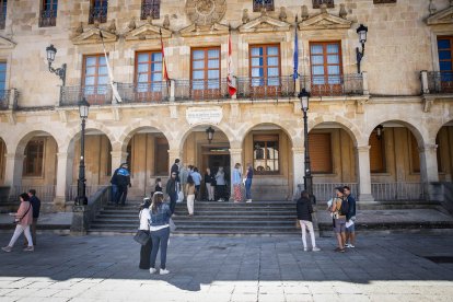 Imágenes del desalojo en la Casa Consistorial.