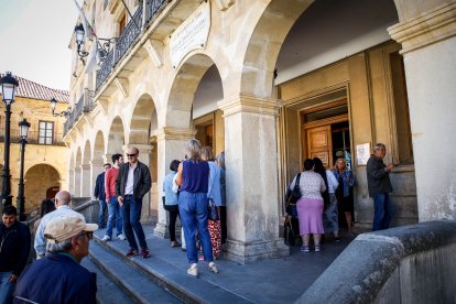 Imágenes del desalojo en la Casa Consistorial.