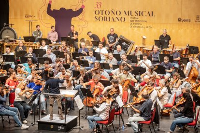 Para finalizar el acto la ONE homenajeó al gran Odón Alonso.