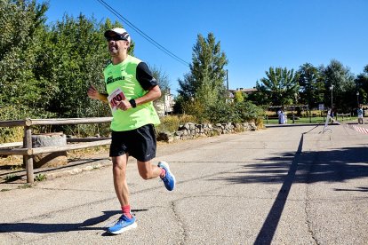 Un centenar de participantes se dieron cita en la Carrera de Golmayo.