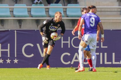 Primera derrota de los sorianos en su visita a La Balastera
