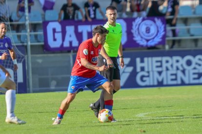 Primera derrota de los sorianos en su visita a La Balastera