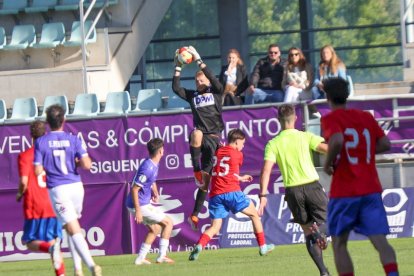 Primera derrota de los sorianos en su visita a La Balastera