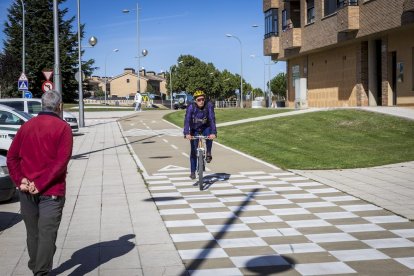 Las piezas son obras de Santiago González