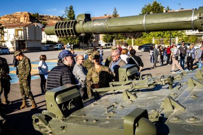 Los niños conocieron los Centauros y las armas del Ejército