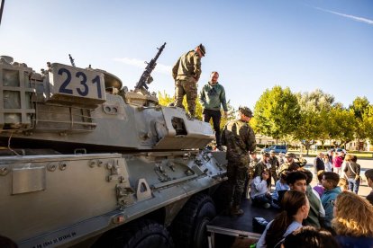 Los niños conocieron los Centauros y las armas del Ejército