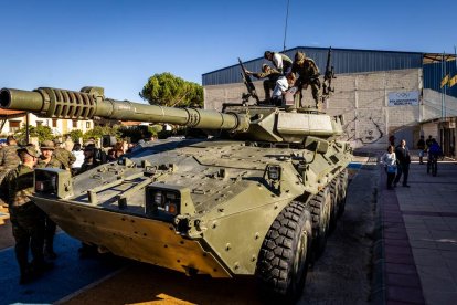 Los niños conocieron los Centauros y las armas del Ejército