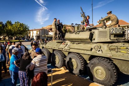 Los niños conocieron los Centauros y las armas del Ejército