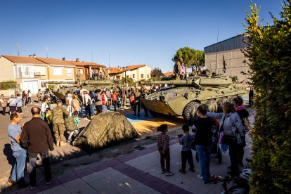 Los niños conocieron los Centauros y las armas del Ejército
