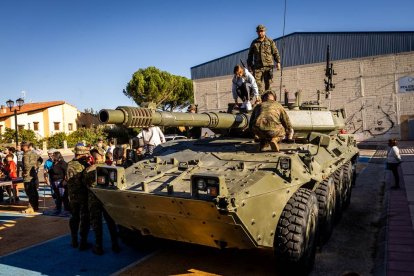 Los niños conocieron los Centauros y las armas del Ejército
