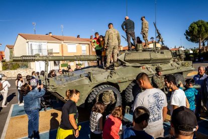 Los niños conocieron los Centauros y las armas del Ejército