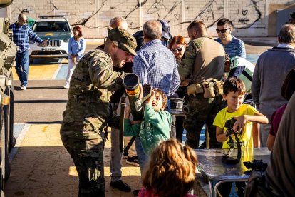 Los niños conocieron los Centauros y las armas del Ejército